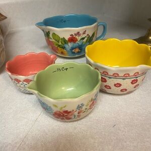 Colorful Floral Pioneer Women Measuring Cups